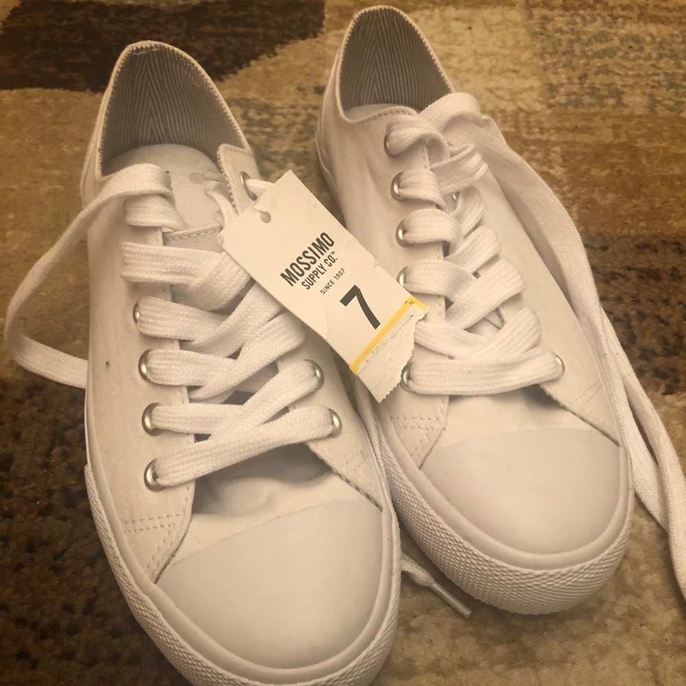 Mossimo converse style size 7